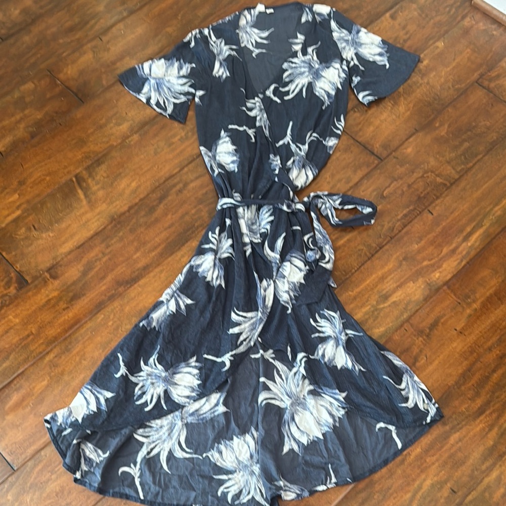 Roxy S White and Blue Maxi Sundress with Flutter Sleeves